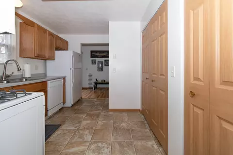 Entry Way - 708 E Bissell St, Bloomington, IL 61701 photo 1 of 2
