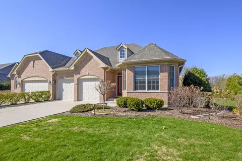700 Woodglen Ln, Lemont, IL 60439