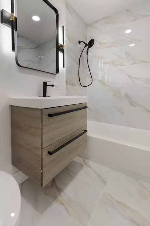Bath - 8884 Steven Dr #2C, Des Plaines, IL 60016 photo 3 of 3