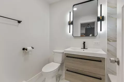 Bath - 8884 Steven Dr #2C, Des Plaines, IL 60016 photo 1 of 3