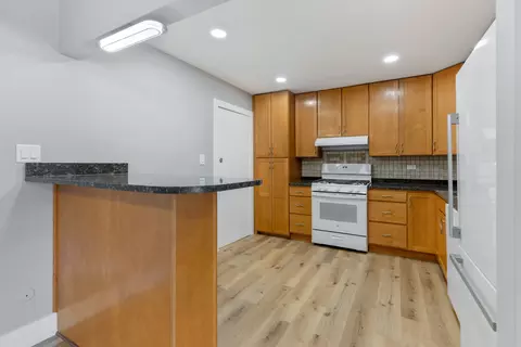 Kitchen - 8884 Steven Dr #2C, Des Plaines, IL 60016 photo 1 of 3