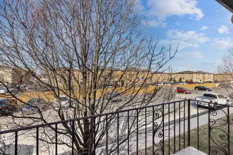Exterior - 8884 Steven Dr #2C, Des Plaines, IL 60016 photo 2 of 2