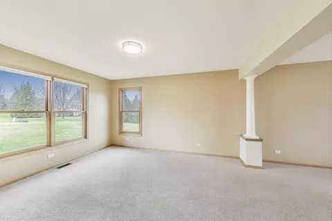 Living - 1606 Beech St, Spring Grove, IL 60081 photo 4 of 8