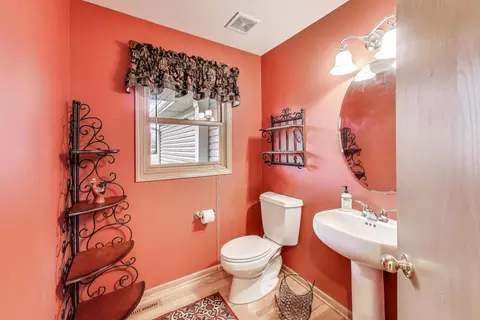 Bath - 1606 Beech St, Spring Grove, IL 60081 photo 1 of 4