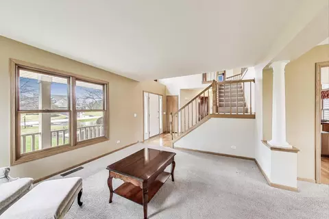 Living - 1606 Beech St, Spring Grove, IL 60081 photo 3 of 8