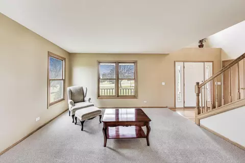 Living - 1606 Beech St, Spring Grove, IL 60081 photo 2 of 8