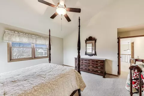Bedroom - 1606 Beech St, Spring Grove, IL 60081 photo 4 of 6
