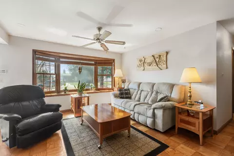 2602 Fulle St, Rolling Meadows, IL 60008 photo 2
