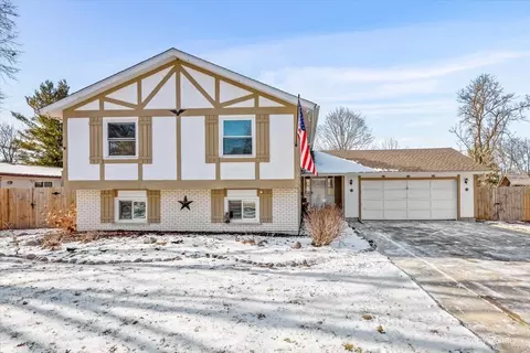103 Augusta Dr, Mchenry, IL 60050 photo 1