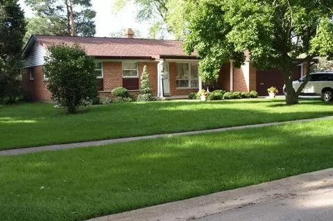 229 Leahy Cir S, Des Plaines, IL 60016