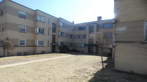 2043 E 72nd St #1C, Chicago, IL 60649