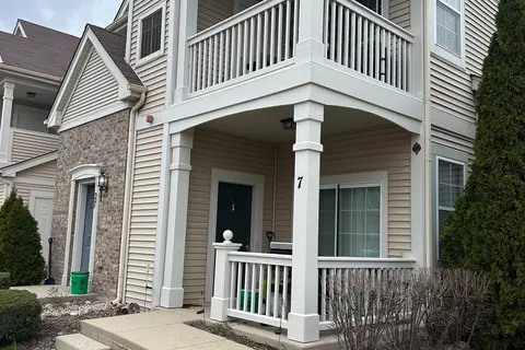 2250 Aurora Dr #7, Pingree Grove, IL 60140