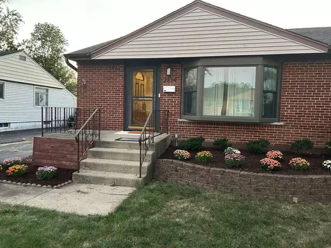 2214 S Scott St, Des Plaines, IL 60018