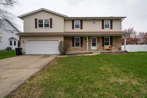 1226 Kenneth Dr, Bloomington, IL 61704