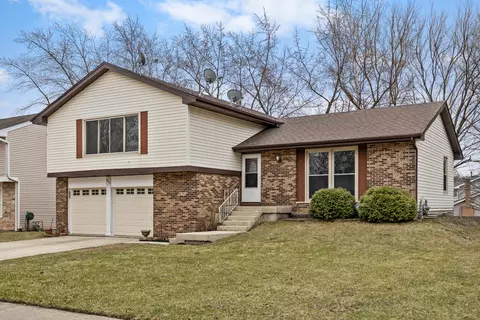 1316 Sunnybrook Dr, Naperville, IL 60540