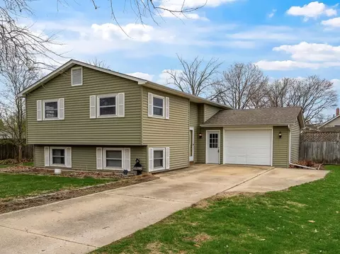 417 N 2nd St, Earlville, IL 60518