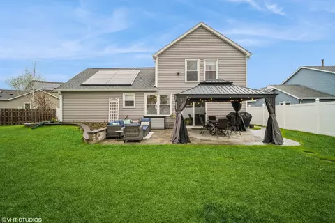 Exterior - 1145 John Dr, Hoffman Estates, IL 60169 photo 7 of 10