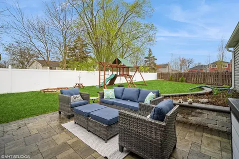 Exterior - 1145 John Dr, Hoffman Estates, IL 60169 photo 5 of 10