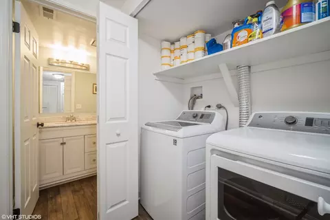 Other - 1145 John Dr, Hoffman Estates, IL 60169 photo 4 of 5