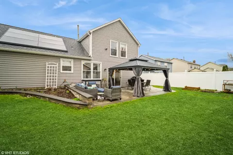 Exterior - 1145 John Dr, Hoffman Estates, IL 60169 photo 8 of 10