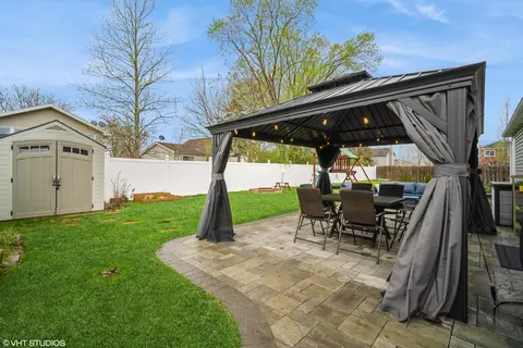 Exterior - 1145 John Dr, Hoffman Estates, IL 60169 photo 3 of 10
