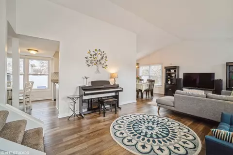 Other - 1145 John Dr, Hoffman Estates, IL 60169 photo 1 of 5