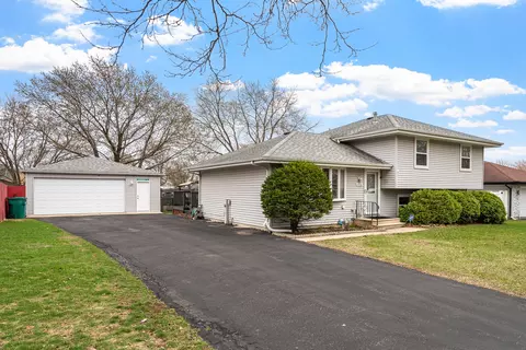 1710 Corregidor St, Joliet, IL 60435