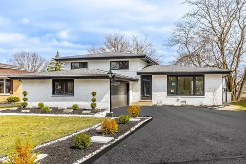 8449 S Kean Ave, Hickory Hills, IL 60457