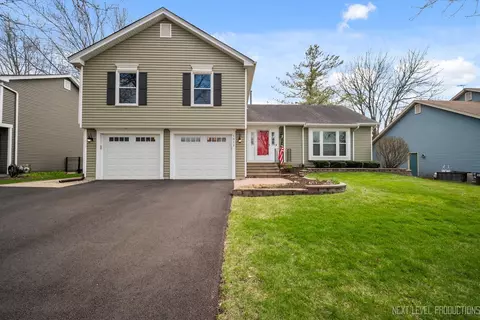 1811 Jeanette Ave, Saint Charles, IL 60174