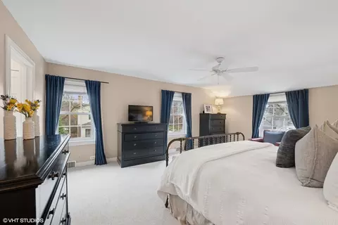 Bedroom - 2043 Ewing Ave, Evanston, IL 60201 photo 1 of 9