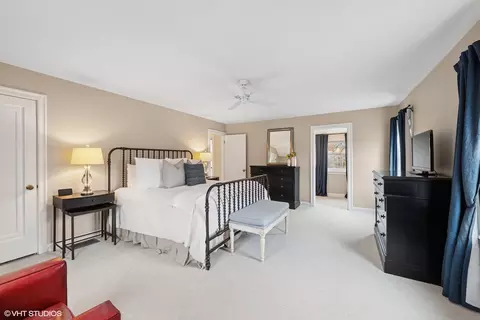 Bedroom - 2043 Ewing Ave, Evanston, IL 60201 photo 3 of 9