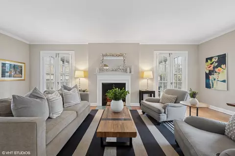 Living - 2043 Ewing Ave, Evanston, IL 60201 photo 2 of 3