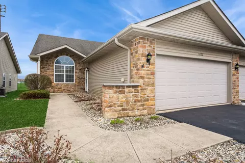 1406 Bohling Pl, Crown Point, IN 46307