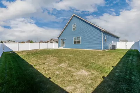 Exterior - 303 Bobwhite Way, Normal, IL 61761 photo 5 of 8