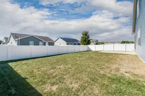 Exterior - 303 Bobwhite Way, Normal, IL 61761 photo 6 of 8