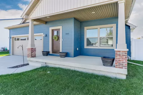 Exterior - 303 Bobwhite Way, Normal, IL 61761 photo 2 of 8