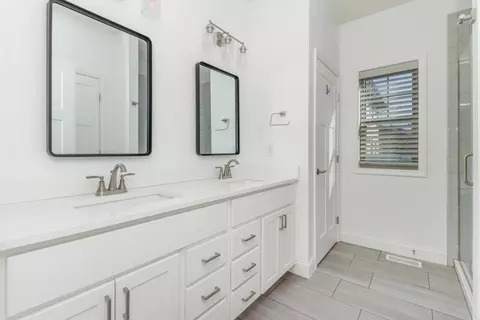 Bath - 303 Bobwhite Way, Normal, IL 61761 photo 1 of 4