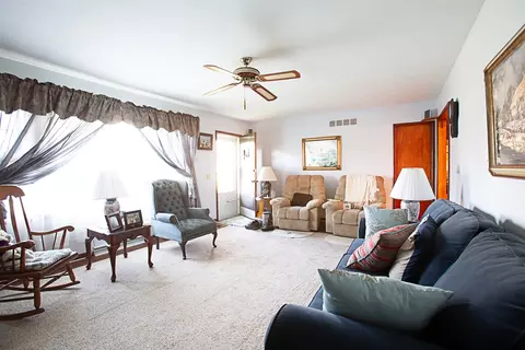 408 Emma St, Chenoa, IL 61726 photo 4