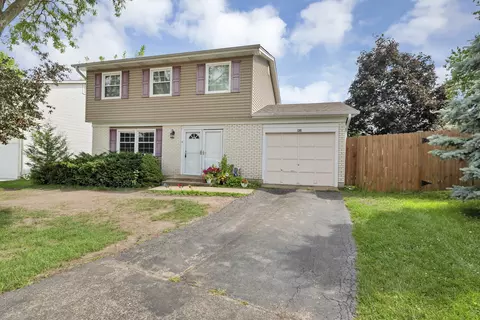 1385 Gloucester Ct, Hoffman Estates, IL 60192 photo 1