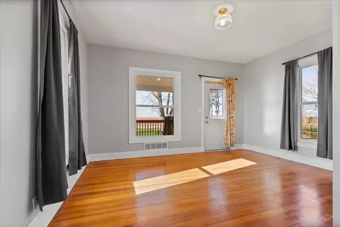 Living - 103 E 1400 North Rd, Danvers, IL 61732 photo 3 of 4