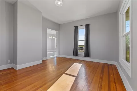 Living - 103 E 1400 North Rd, Danvers, IL 61732 photo 4 of 4