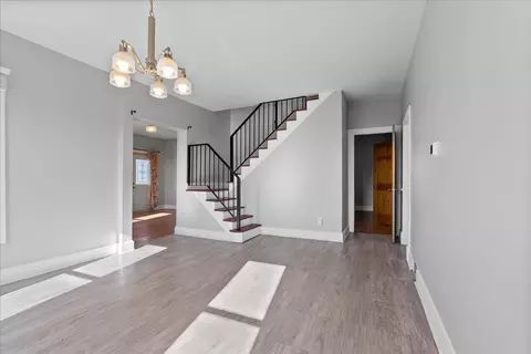 Living - 103 E 1400 North Rd, Danvers, IL 61732 photo 2 of 4