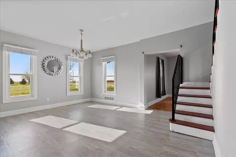Living - 103 E 1400 North Rd, Danvers, IL 61732 photo 1 of 4