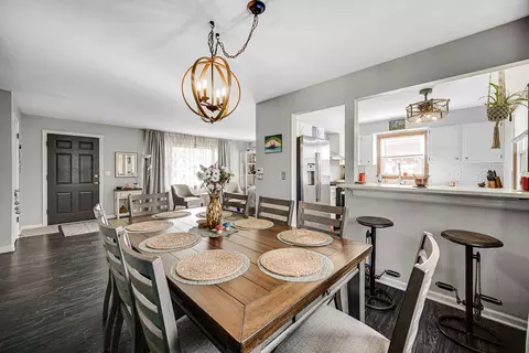 Dining - 324 Weber Ct, Cary, IL 60013 photo 2 of 3