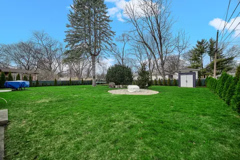 Exterior - 324 Weber Ct, Cary, IL 60013 photo 3 of 4