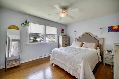 Bedroom - 324 Weber Ct, Cary, IL 60013 photo 1 of 3