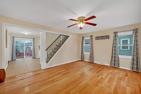 Living - 744 1st Ave, Morris, IL 60450 photo 1 of 3