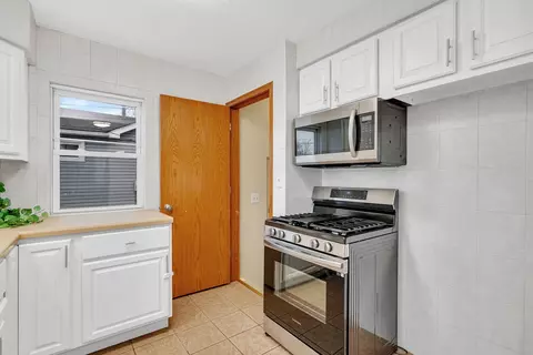 Kitchen - 744 1st Ave, Morris, IL 60450 photo 2 of 4