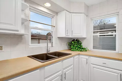 Kitchen - 744 1st Ave, Morris, IL 60450 photo 3 of 4
