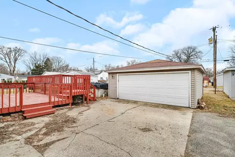 Exterior - 744 1st Ave, Morris, IL 60450 photo 3 of 8